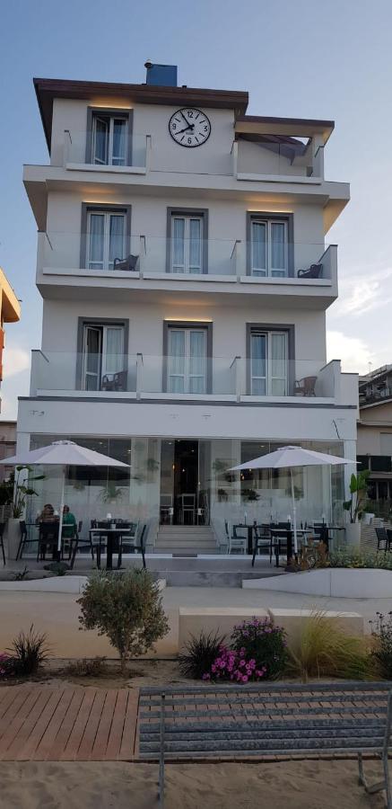 Hotel Brienz เบลลาเรีย-อีเจอา มารีนา ภายนอก รูปภาพ