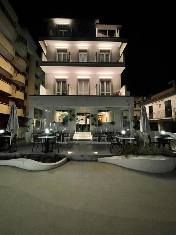 Hotel Brienz เบลลาเรีย-อีเจอา มารีนา ภายนอก รูปภาพ