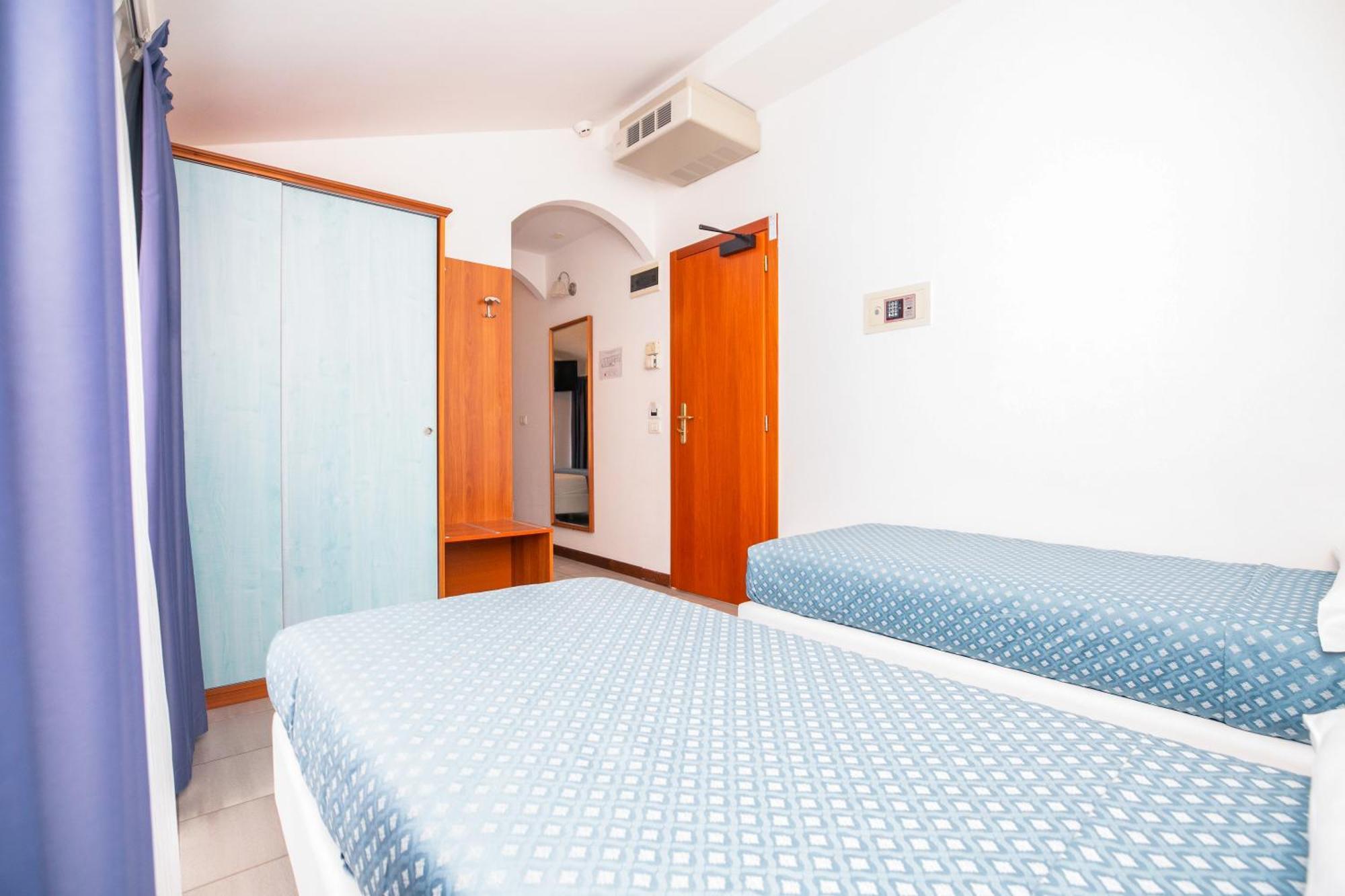 Hotel Brienz เบลลาเรีย-อีเจอา มารีนา ภายนอก รูปภาพ