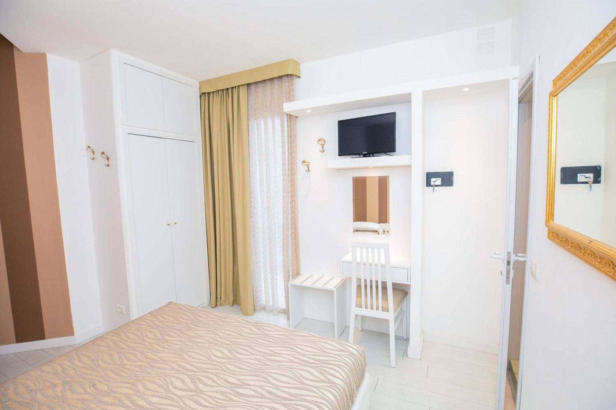 Hotel Brienz เบลลาเรีย-อีเจอา มารีนา ภายนอก รูปภาพ